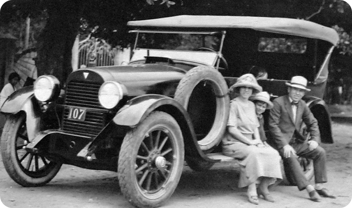 Auto FUSO antiguo